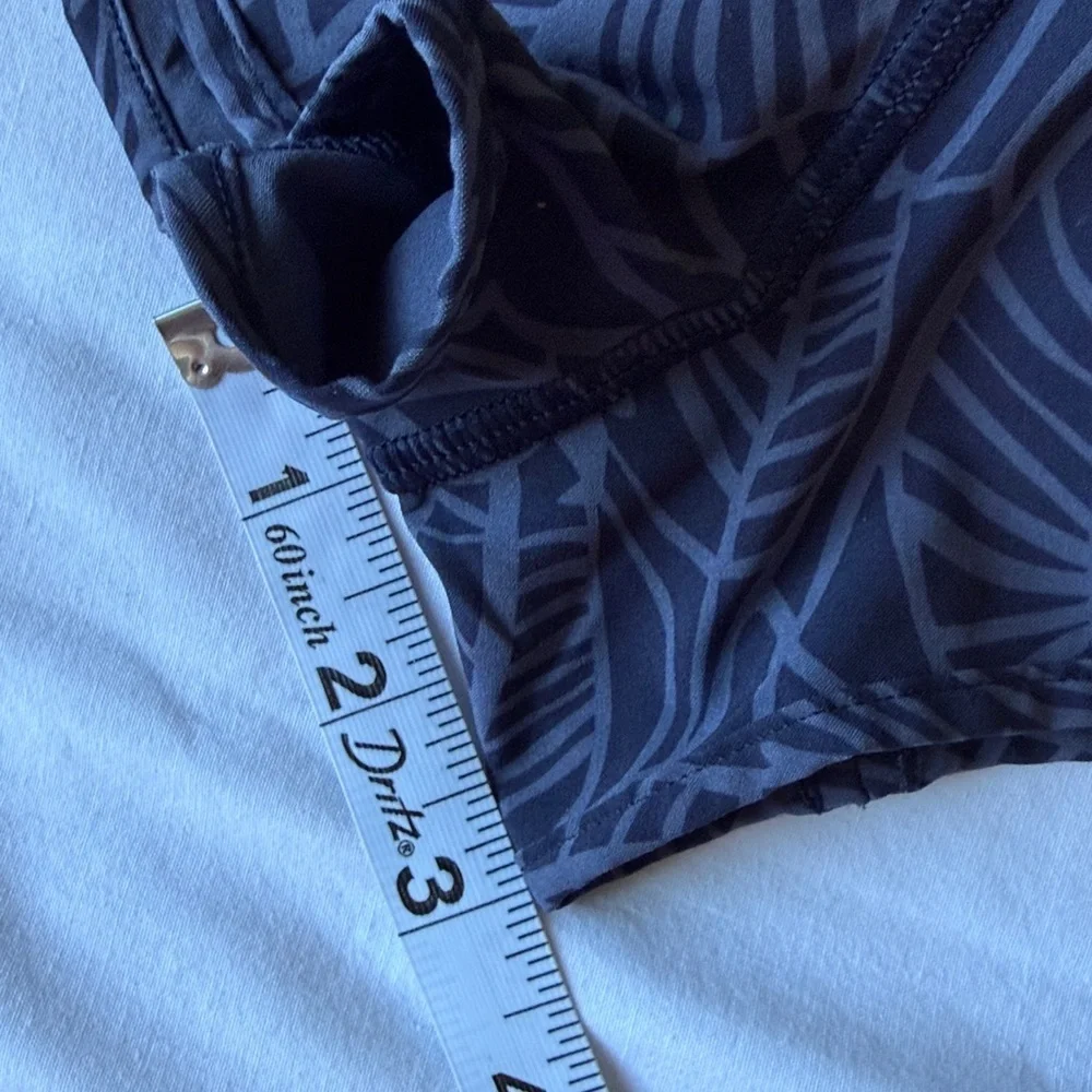Lululemon Hotty Hot Short✨✨ Pretty Palm Cadet Greyvy / Cadet Blue✨✨